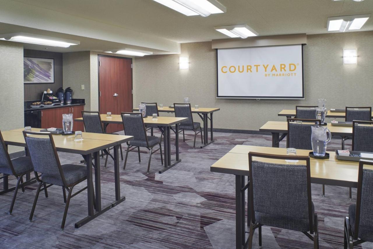 Courtyard By Marriott Detroit Troy Hotel Екстериор снимка