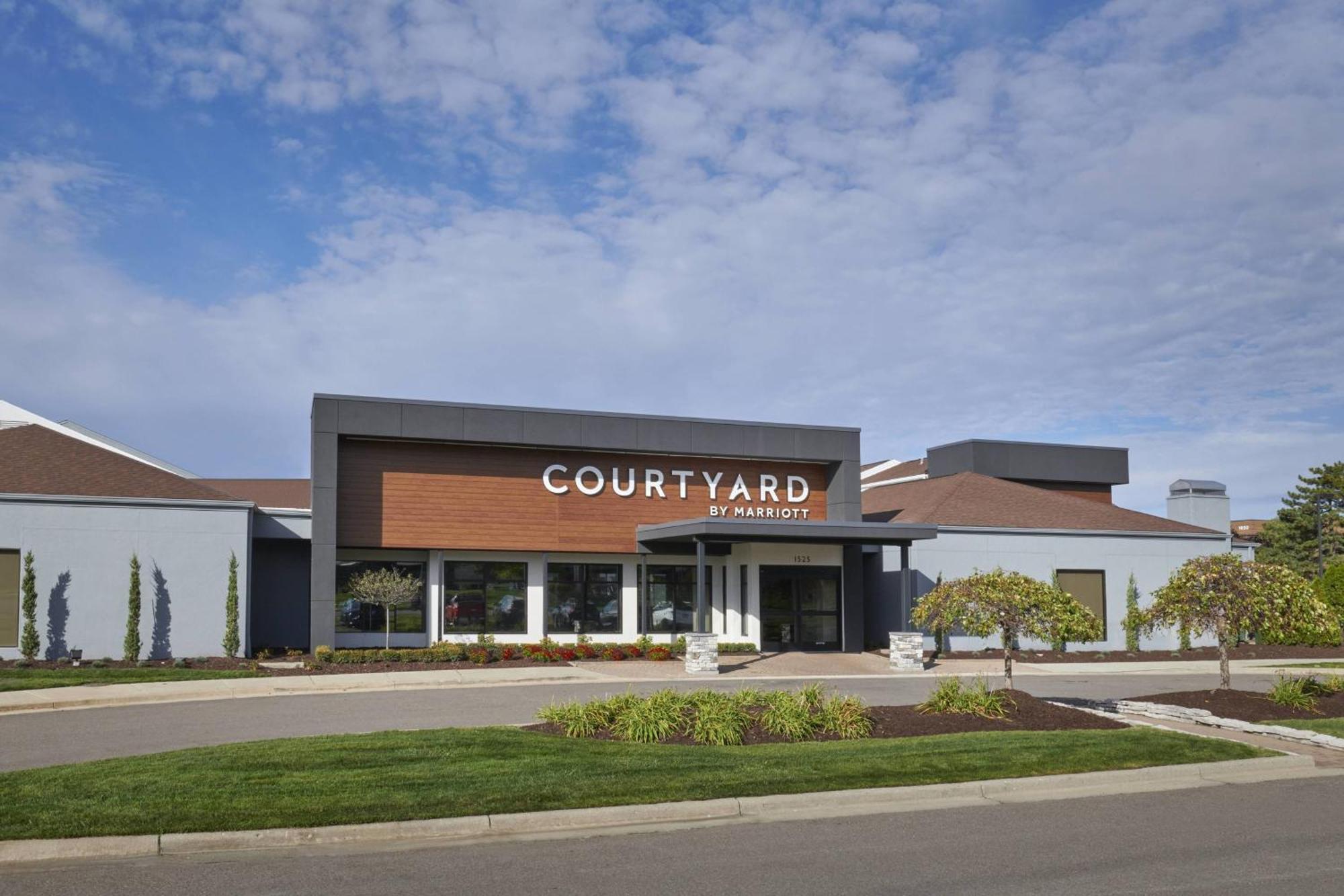 Courtyard By Marriott Detroit Troy Hotel Екстериор снимка