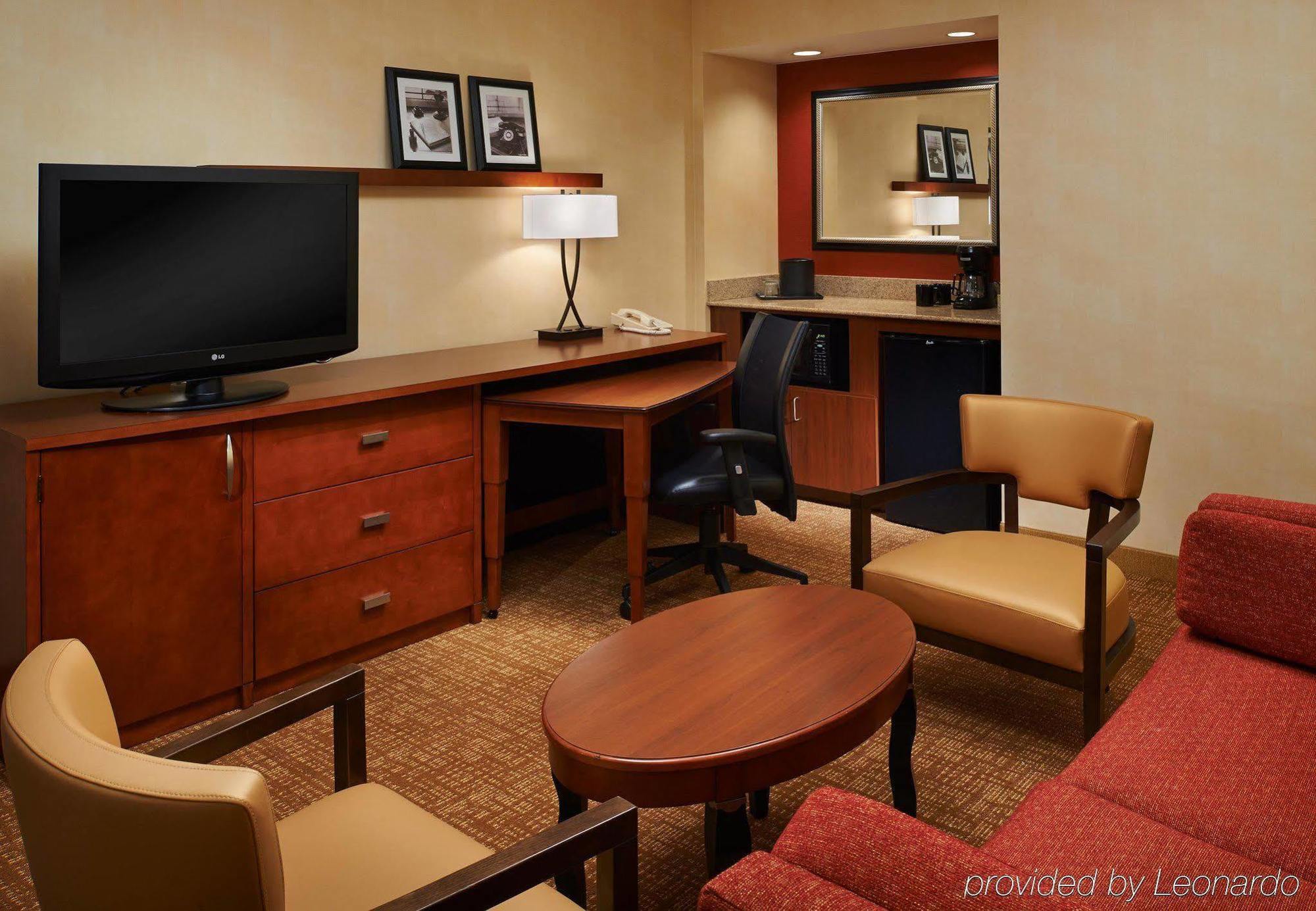 Courtyard By Marriott Detroit Troy Hotel Стая снимка